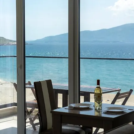Apartment Horizon - Beachfront *