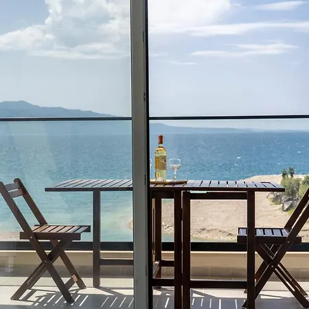 Horizon - Beachfront *