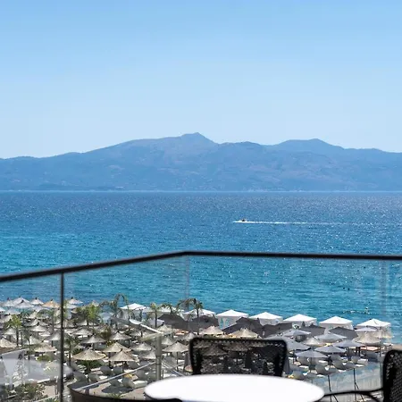Apartment Horizon - Beachfront *