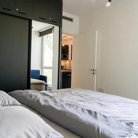 Horizon - Beachfront Apartment Sarande