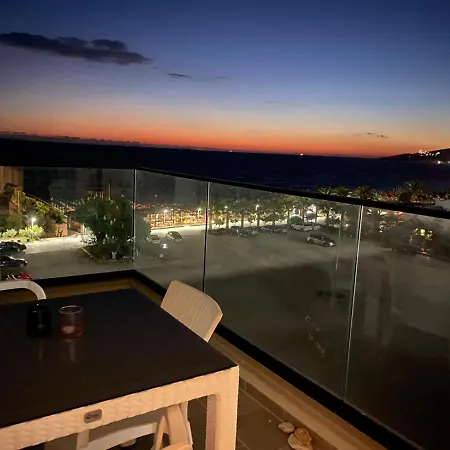 Horizon - Beachfront