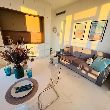 Horizon - Beachfront Apartment Sarande