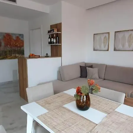 Horizon - Beachfront アパート Sarandë